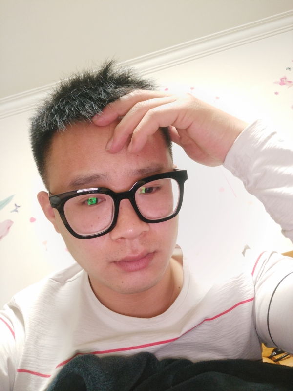 华灯初上的夜晚的第一张照片--郑州相亲服务中心
