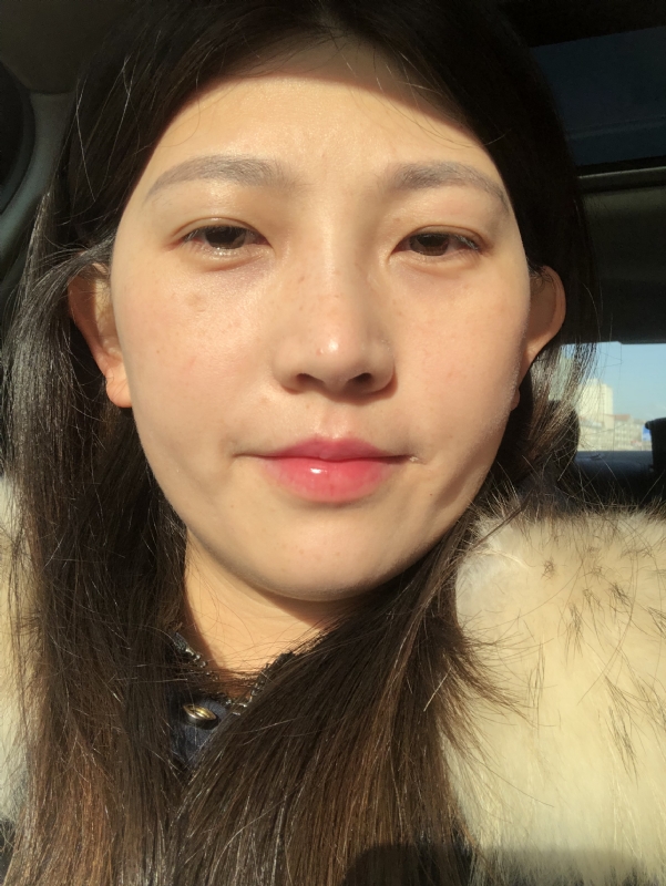 轻闭双眼的第一张照片--郑州相亲服务中心