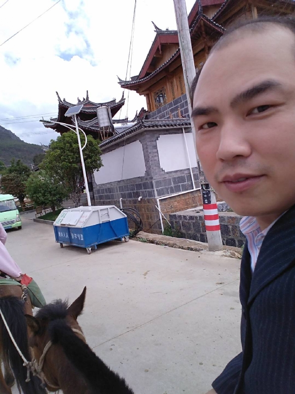当代军人的第一张照片--郑州相亲服务中心