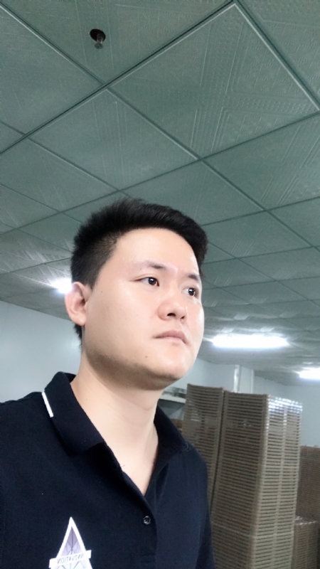 伟的第一张照片--郑州相亲服务中心