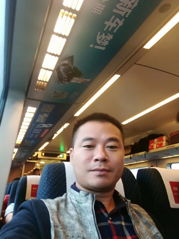 等爱的人的第一张照片--郑州相亲服务中心
