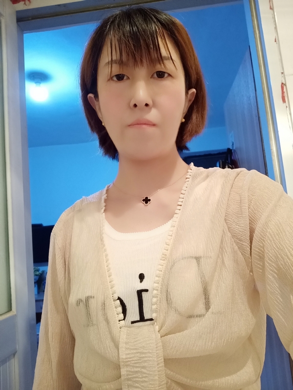 芬儿的第一张照片--郑州相亲服务中心