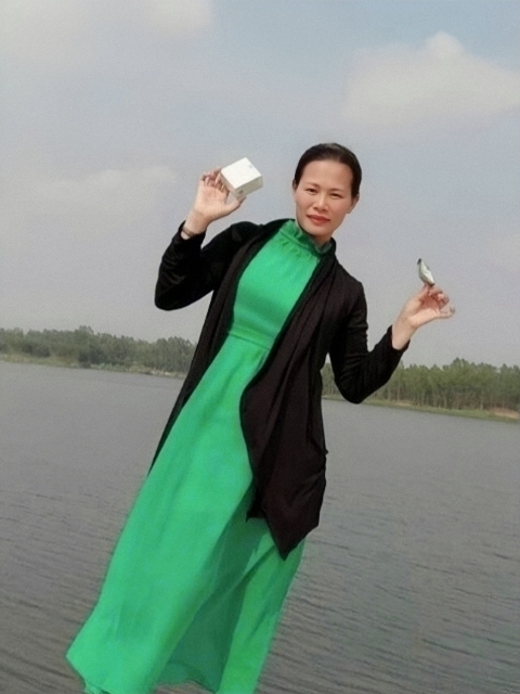 李梅的第三张照片--郑州相亲服务中心