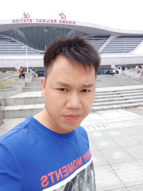 笑对人生的第一张照片--郑州相亲服务中心