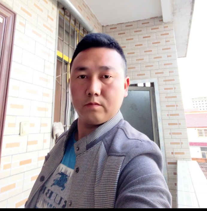 帅帅的大叔的第一张照片--郑州相亲服务中心