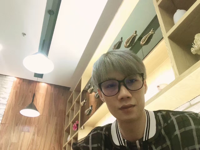 黄峰的第二张照片--郑州相亲服务中心