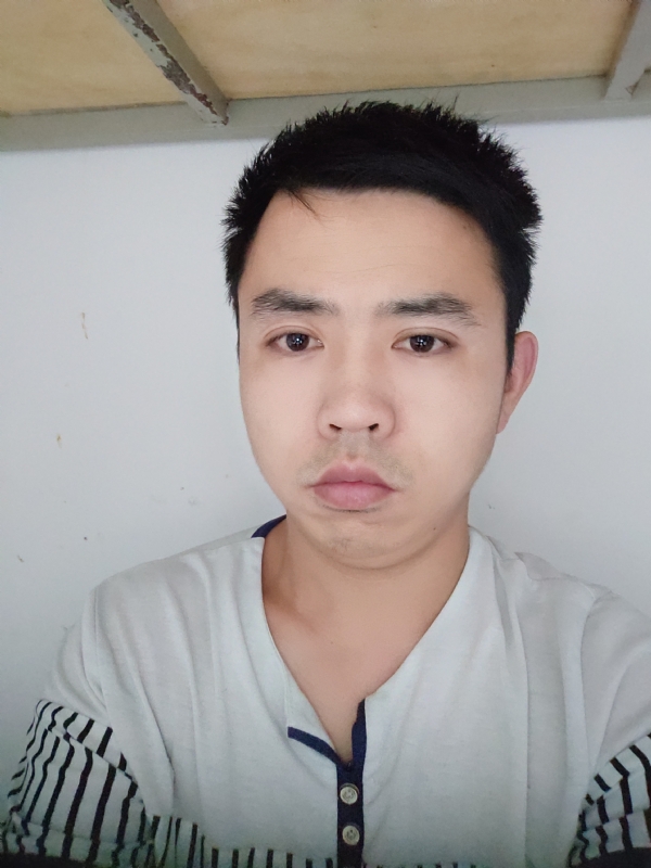 老男孩的第一张照片--郑州相亲服务中心