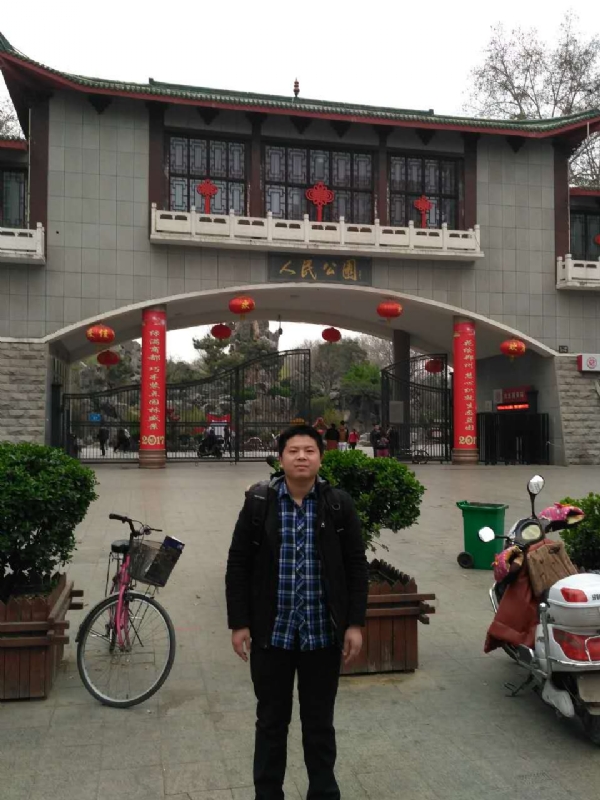 在奋斗的第四张照片--郑州相亲服务中心