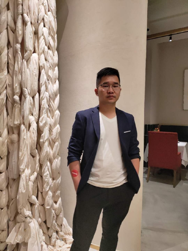 在路上的第二张照片--郑州相亲服务中心
