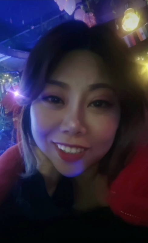 收快递的费仙女的第一张照片--郑州相亲服务中心