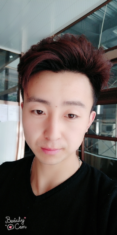 拼命微笑的第三张照片--郑州相亲服务中心