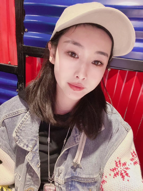 玲珑的第一张照片--郑州相亲服务中心