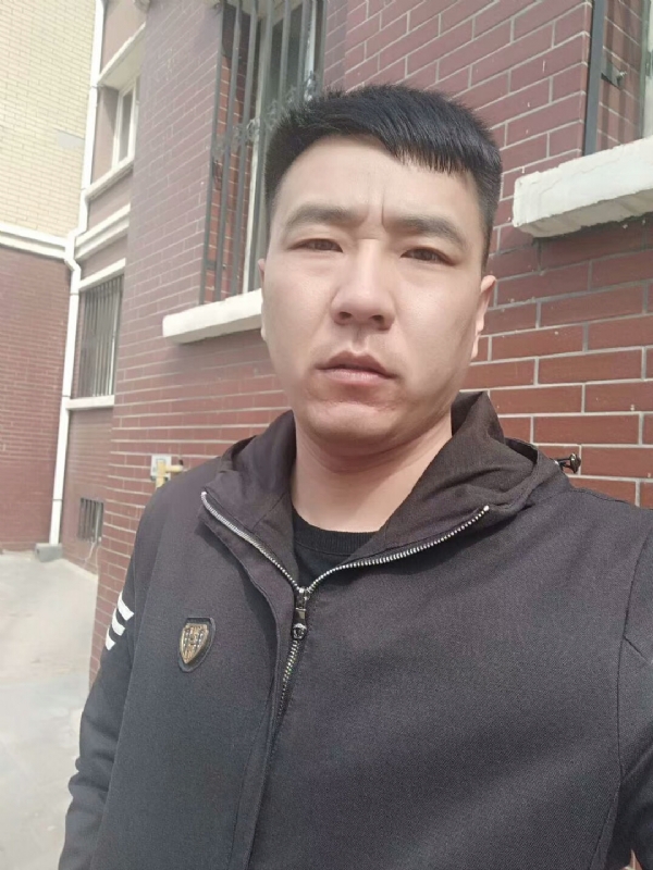 谁伴我闯荡的第一张照片--郑州相亲服务中心