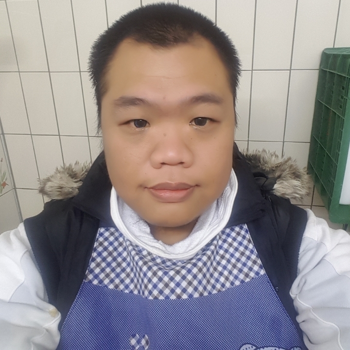 黑熊的第一张照片--郑州相亲服务中心