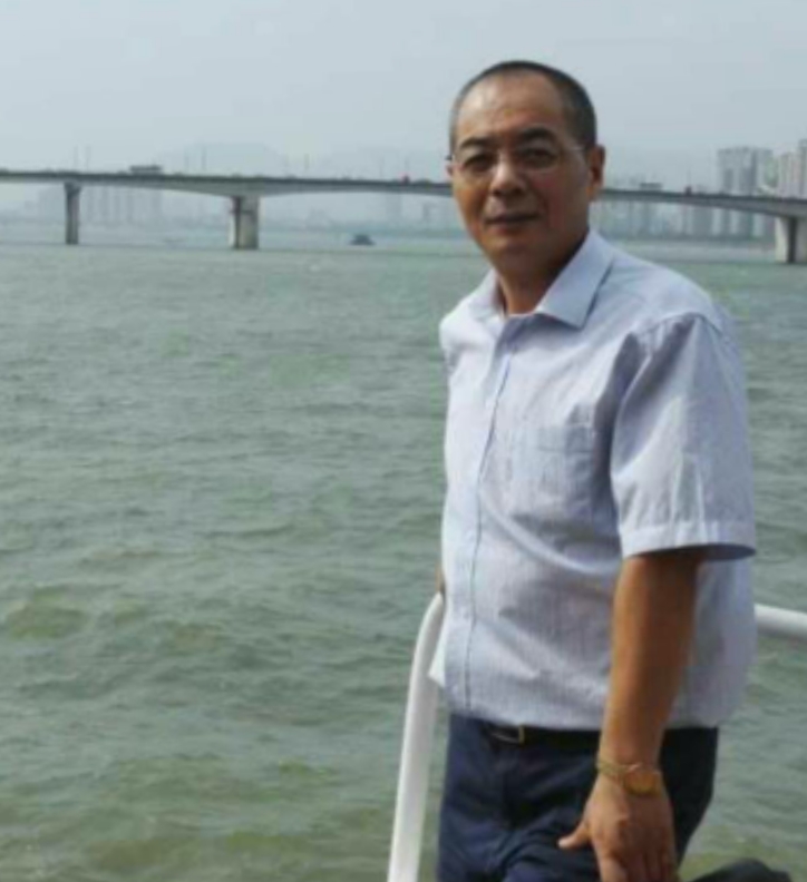 辛民的第二张照片--郑州相亲服务中心