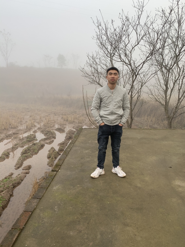 迷路的小猪的第二张照片--郑州相亲服务中心