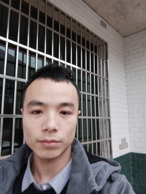 笑得那么开心的第三张照片--郑州相亲服务中心