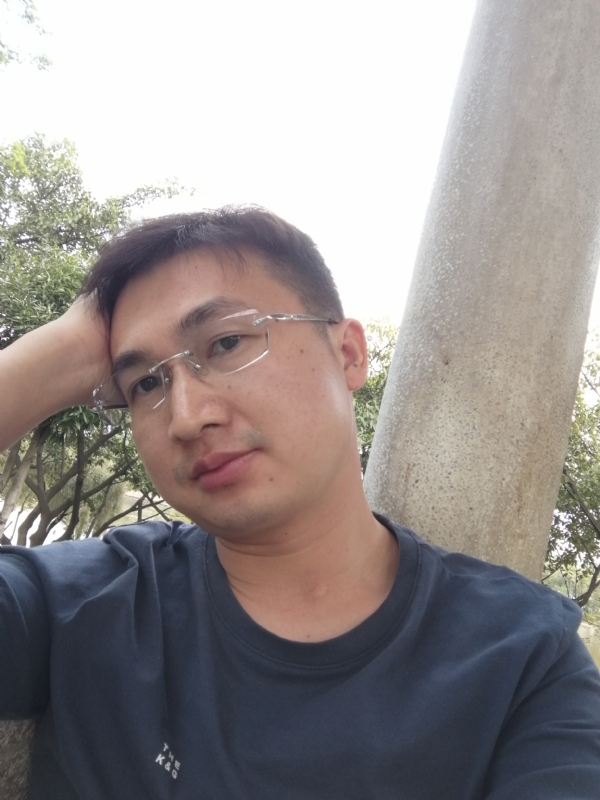 不如随风的第一张照片--郑州相亲服务中心