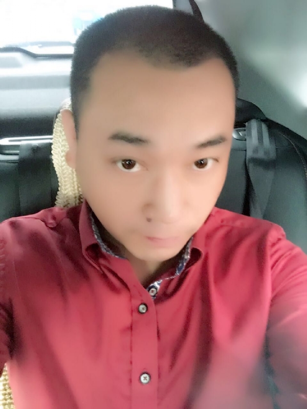 在一个路口等的第一张照片--郑州相亲服务中心