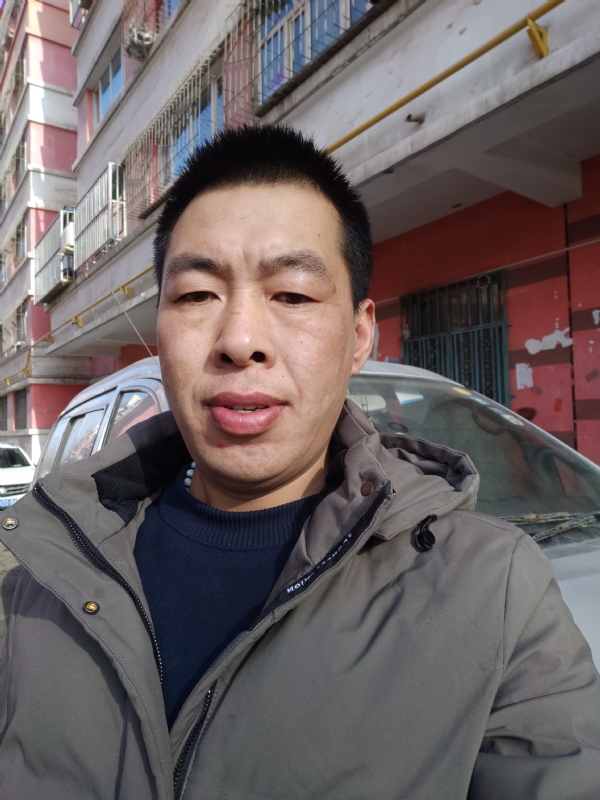 华哥的第二张照片--郑州相亲服务中心