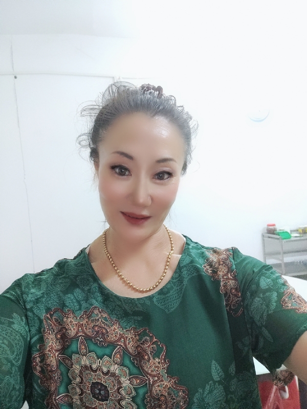 燕子的第二张照片--郑州相亲服务中心