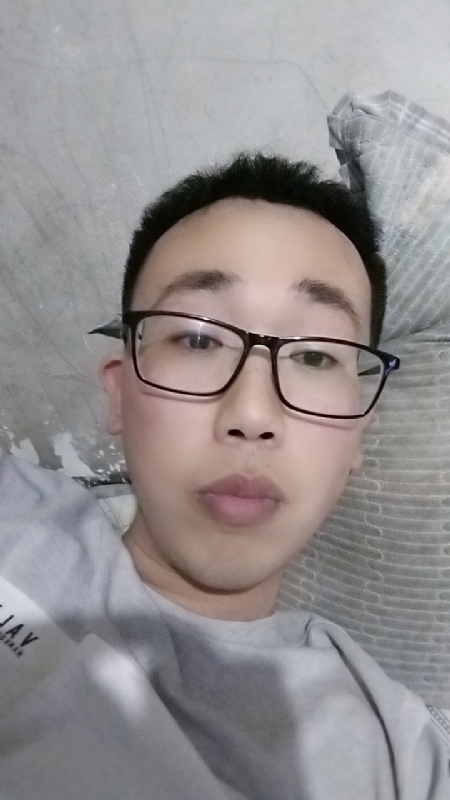 喜欢比我大的女人的第一张照片--郑州相亲服务中心