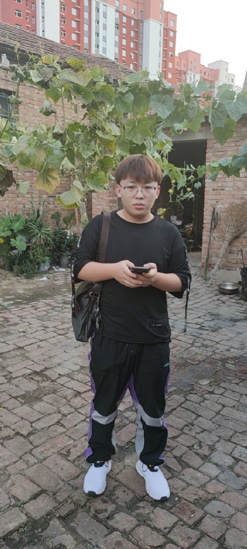 辛禹的第二张照片--郑州相亲服务中心