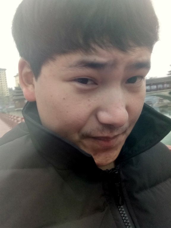 侗族青年作家超超的第二张照片--郑州相亲服务中心