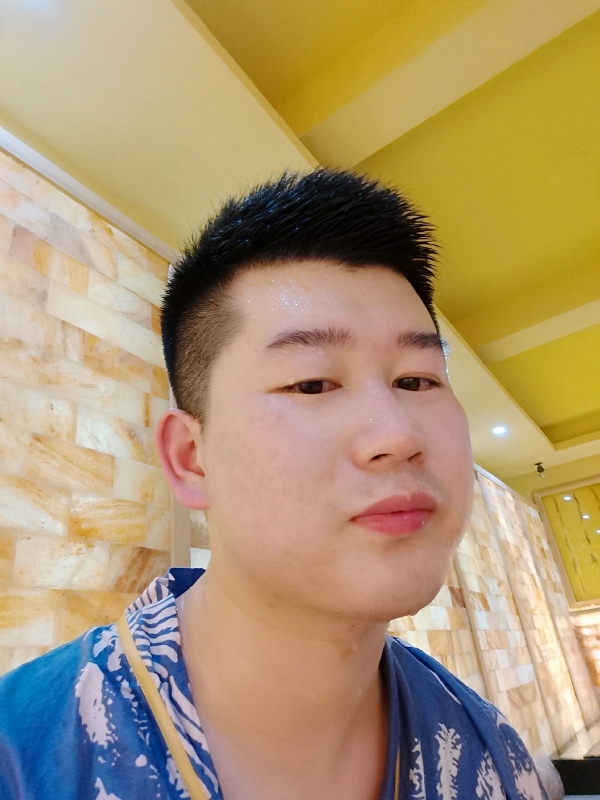 六月与阿十二的第一张照片--郑州相亲服务中心