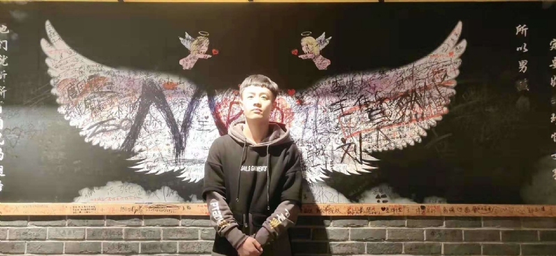 水彩画师的第一张照片--郑州相亲服务中心