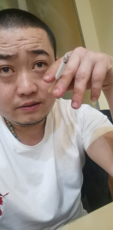 孤独的螃蟹的第一张照片--郑州相亲服务中心