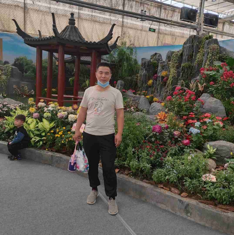 受伤的痴情男的第一张照片--郑州相亲服务中心