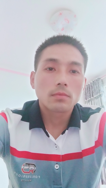 染红尘世的第一张照片--郑州相亲服务中心