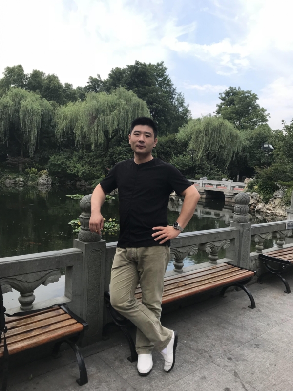 未来可期的第一张照片--郑州相亲服务中心