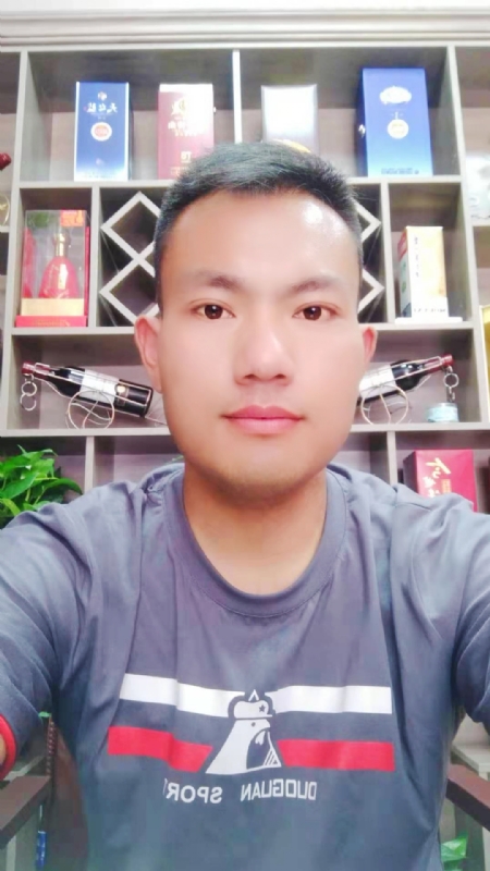 钱乾的第一张照片--郑州相亲服务中心