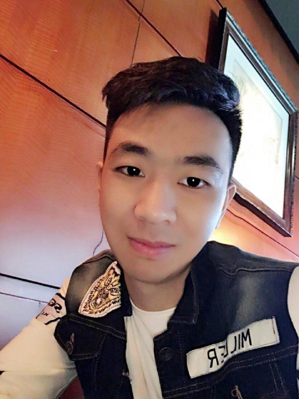滞后的微笑的第三张照片--郑州相亲服务中心