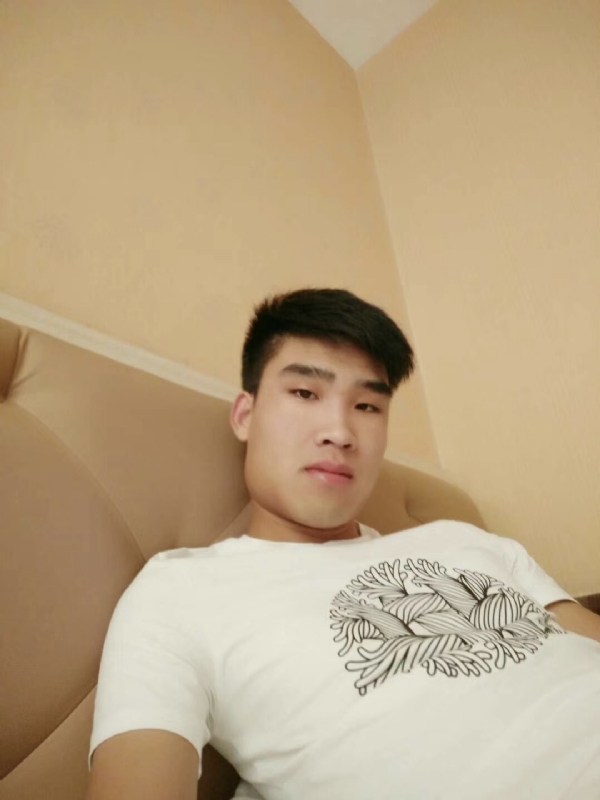 谁不曾孤单上路的第一张照片--郑州相亲服务中心