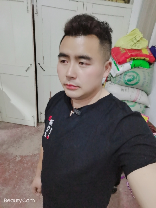 阿杰的第一张照片--郑州相亲服务中心