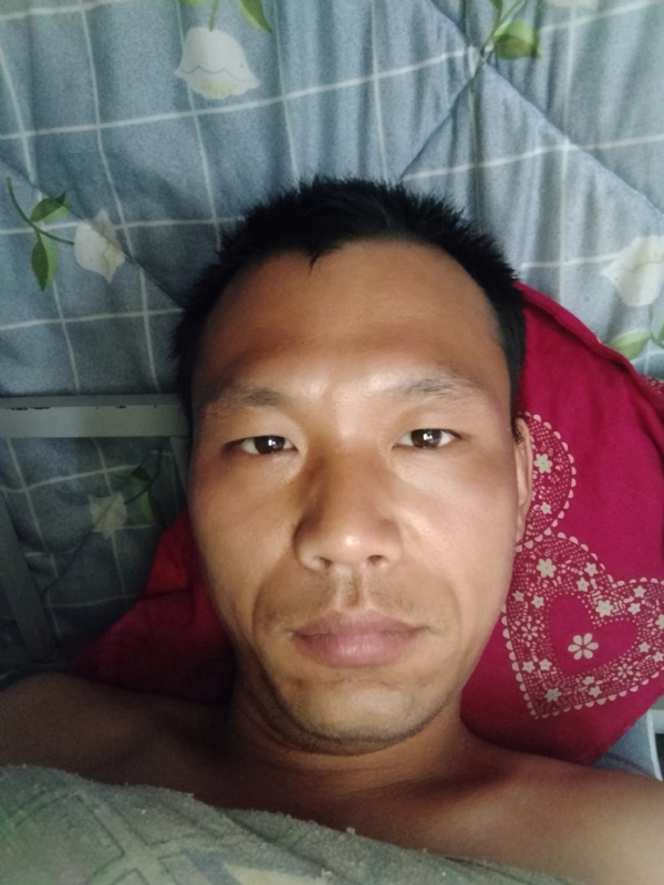 弘扬的第一张照片--郑州相亲服务中心