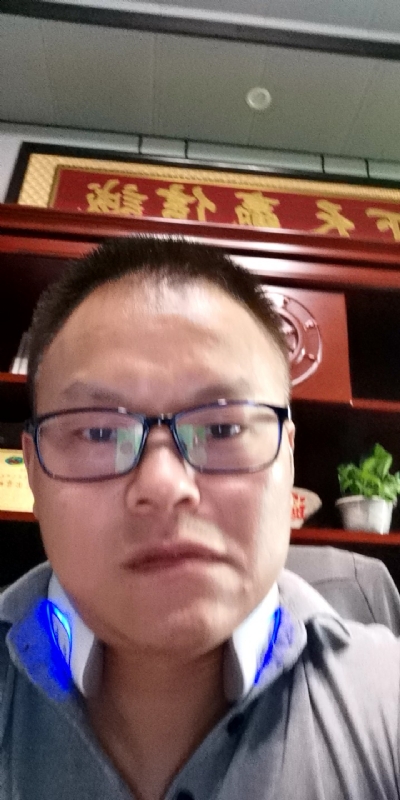 模具工匠的第一张照片--郑州相亲服务中心