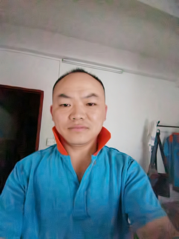 与子携老的第五张照片--郑州相亲服务中心