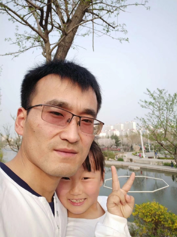 简单的幸福的第一张照片--郑州相亲服务中心
