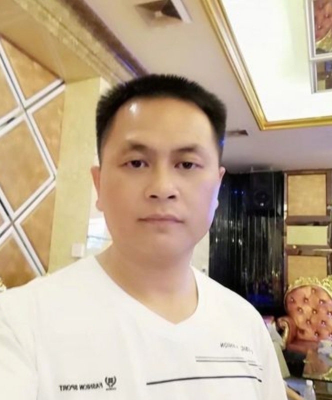 小梁的第二张照片--郑州相亲服务中心