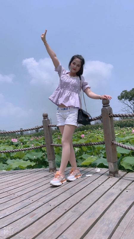 秋水伊人的第一张照片--郑州相亲服务中心