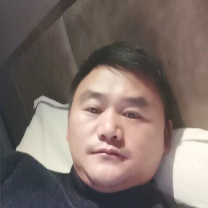 奔跑的第四张照片--郑州相亲服务中心