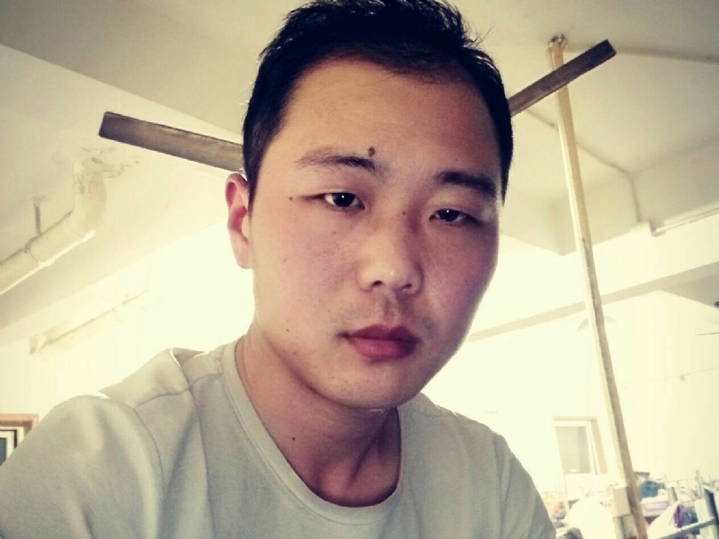 听听那冷雨的第二张照片--郑州相亲服务中心