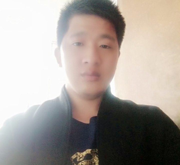 形影不离的第一张照片--郑州相亲服务中心