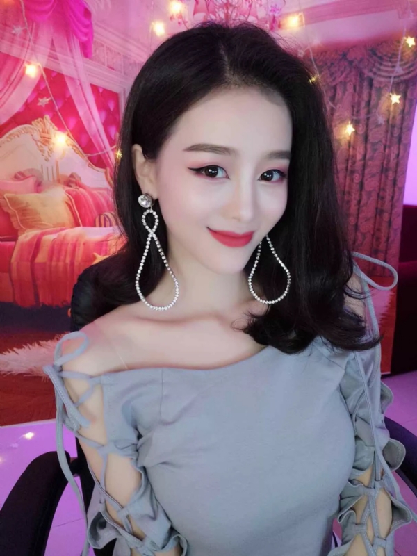 Cici的第三张照片--郑州相亲服务中心