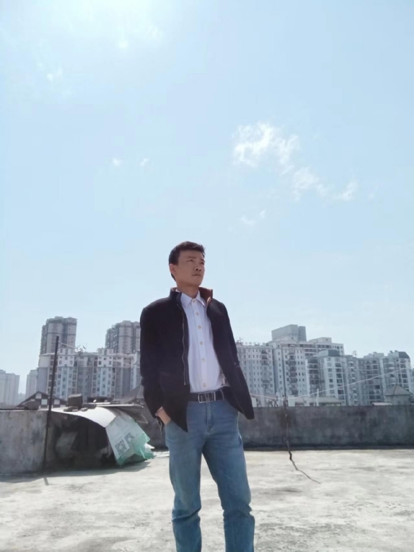 蓝色心情的第一张照片--郑州相亲服务中心