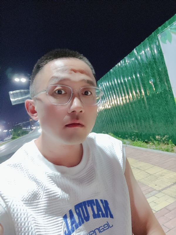 清风烈酒的第一张照片--郑州相亲服务中心